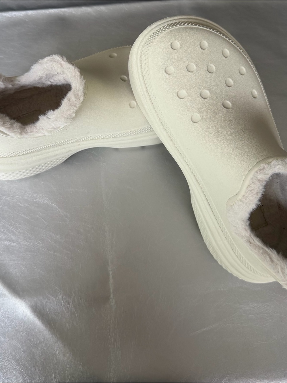 CROCS Women's Cream Fur-Lined Slip-On Clog, size 9